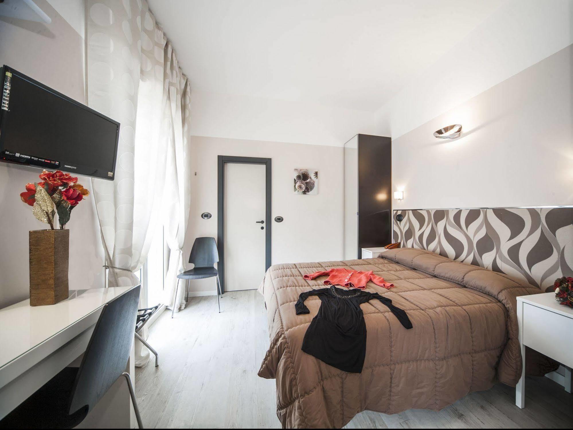 Hotel Levante Rimini Exterior foto